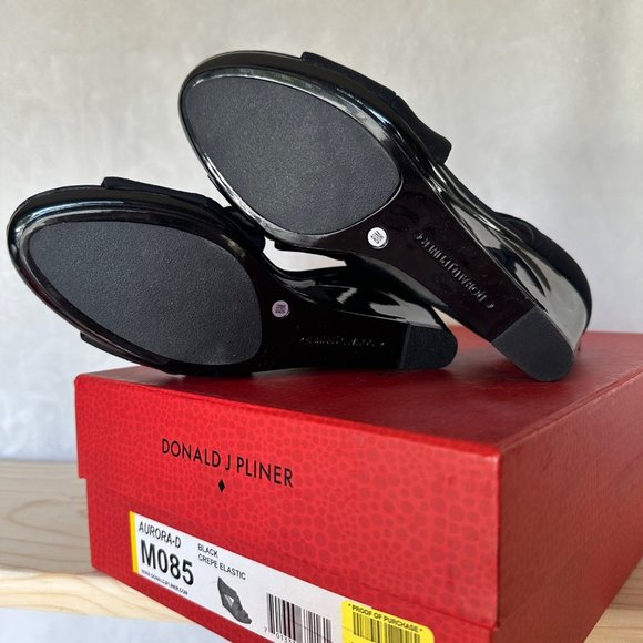 New Donald Pliner black Aurora crepe elastic wedge heel size 8.5 zip back - Picture 8 of 8